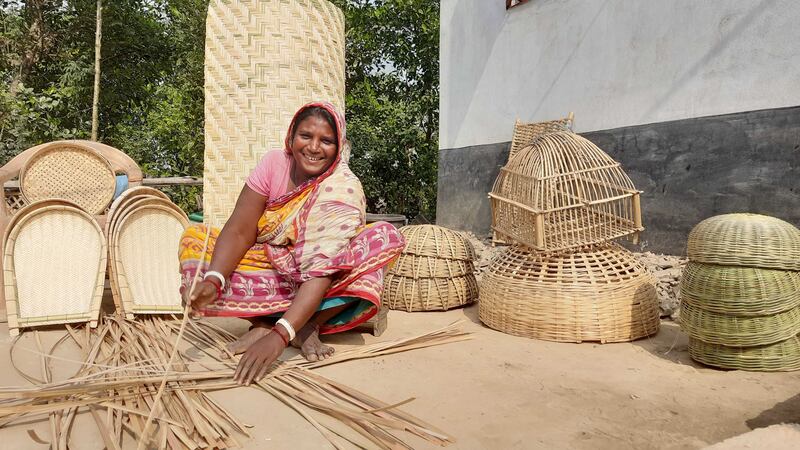 Ledars provides information and training on alternative income-generating activity for the landless and small farmers in Bangladesh