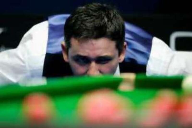 BEIJING, CHINA - APRIL 2:  Alan McManus of England looks at the ball ll at the semifinal of China Snooker Open against Stephen Hendry of Scotland on April 2, 2005 in Beijing, China. McManus lost the match by 4-6. (Photo by Guang Niu/Getty Images)