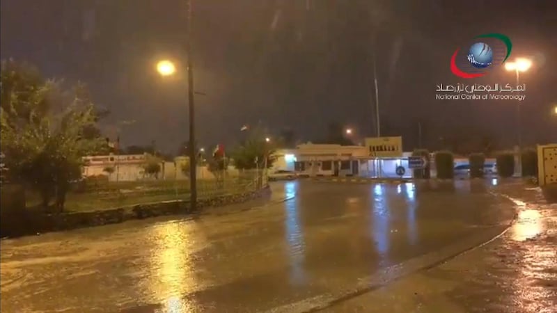 Rain last night in Ras Al Khaimah. Twitter / @NCMS_media