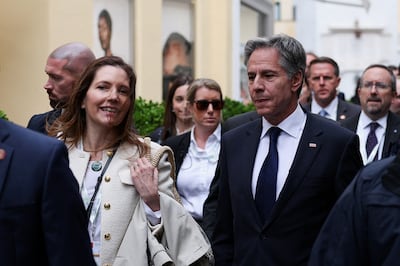 Secretary of State Antony Blinken and his wife Evan Ryan walk on the third day of the G7 foreign ministers meeting on Capri island, Italy, April 19, 2024.  REUTERS / Claudia Greco