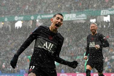 PSG's Angel Di Maria celebrates after scoring during the French League One soccer between Saint-Etienne and Paris Saint Germain, in Saint-Etienne, central France, Sunday, Nov.  28, 2021.  (AP Photo / Laurent Cipriani)