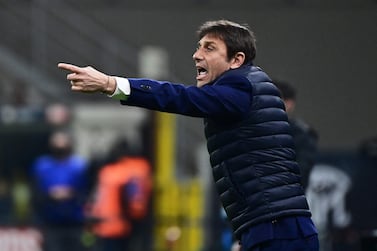 (FILES) In this file photo taken on March 8, 2021 Inter Milan's Italian coach Antonio Conte shouts insctructions from the touch line during the Italian Serie A football match Inter Milan vs Atalanta, at the San Siro stadium in Milan.  - Manchester United loosing 0-5 against Liverpool in front of their home crowd on October 24, 2021 has left their Norwegian coach Ole Gunnar Solskjaer, who extended his contract last July for another three years until 2024, in the hot seat.  The names of four well-known coaches are already circulating to succeed him, including Antonio Conte, 52, the Italian coach is free since he left Inter Milan in May 2021, believing that he no longer had sufficient means at his disposal to make the team grow due to the budgetary restrictions imposed by his owner.  (Photo by Miguel MEDINA  /  AFP)