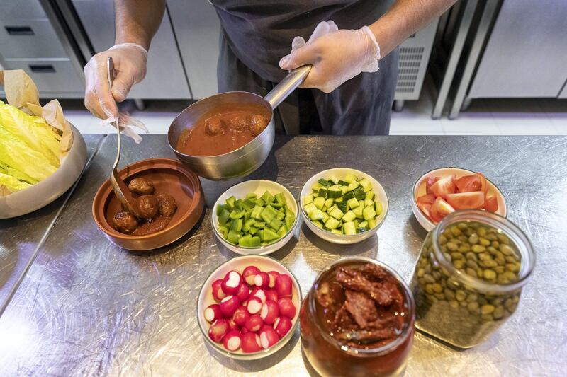 DUBAI, UNITED ARAB EMIRATES. 02 APRIL 2021.  How restaurants and hotels are changing how they serve food because of the pandemic. Radisson Blu Hotel, Dubai Waterfront. (Photo: Antonie Robertson/The National) Journalist: Patrick Ryan. Section: National.