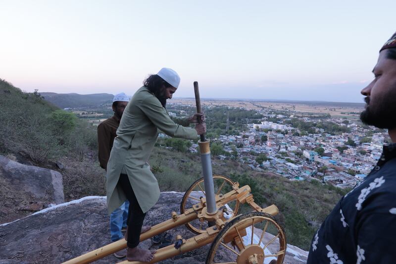 Shakwatullah Khan prepares the cannon