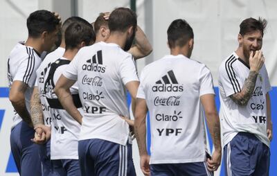 Argentina's forward Lionel Messi (R) attends a training session at the team's base camp in Bronnitsy, near Moscow, Russia on June 24, 2018 ahead of the Russia 2018 World Cup Group D football match against Nigeria to be held in Saint Petersbourg on June 26. Messi who is born on June 24, 1987, turns 31 today. / AFP / JUAN MABROMATA
