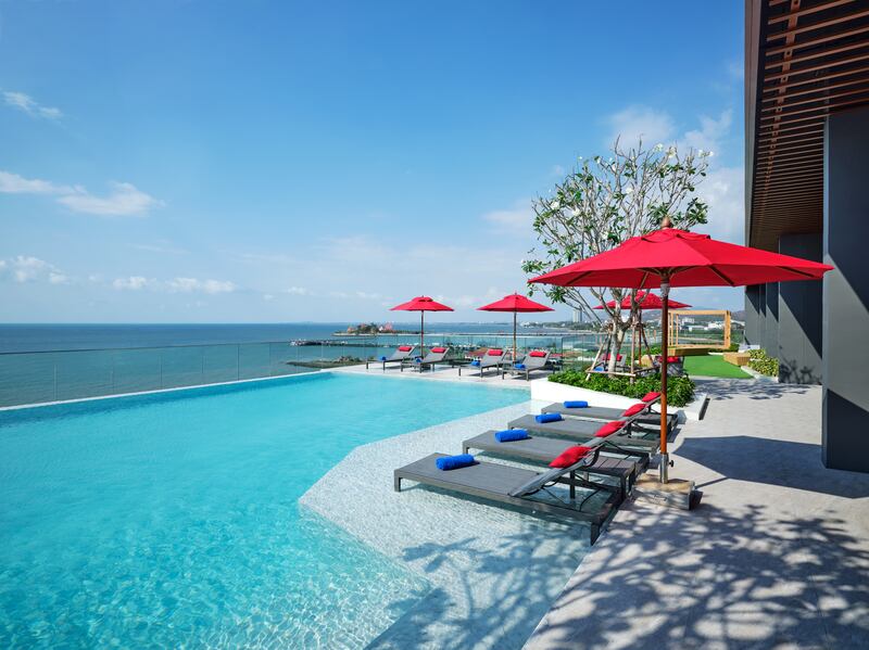 The infinity pool at Novotel Marina Sriracha. Photo: Novotel