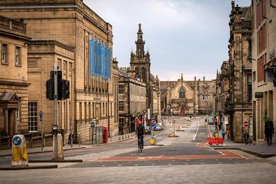 2BA4N2N Edinburgh, Scotland. 25 March 2020. The deserted George IV Bridge in the city of Edinburgh as the city starts its second day of the CO-VID 19 Coronavirus lockdown.