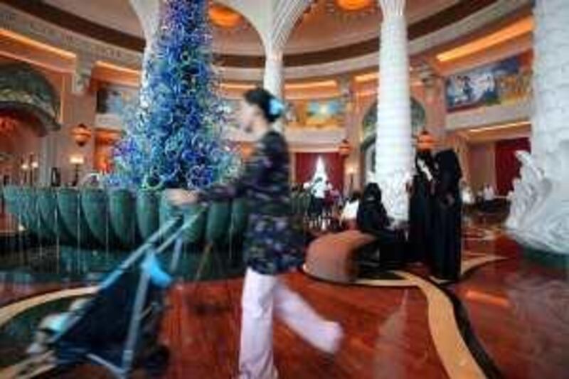 DUBAI, UNITED ARAB EMIRATES - JULY 22:  The lobby area of the Atlantis Hotel on the Palm Jumeirah, in Dubai on July 22, 2009.  (Randi Sokoloff / The National)  For Business story by Rebecca Bundchen *** Local Caption ***  RS010-072209-LEIBMAN.jpg