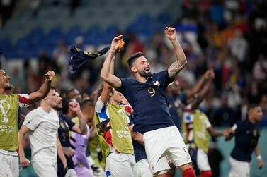 France's Olivier Giroud celebrate the win against Australia after the end of the World Cup group D soccer match between France and Australia, at the Al Janoub Stadium in Al Wakrah, Qatar, Tuesday, Nov.  22, 2022.  (AP Photo / Christophe Ena)