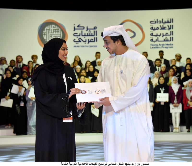 Sheikh Mansour bin Zayed, Deputy Prime Minister, Minister of Presidential Affairs and Chairman of the Arab Youth Centre, congratulates graduates of the Young Arab Media Leaders programme. Wam