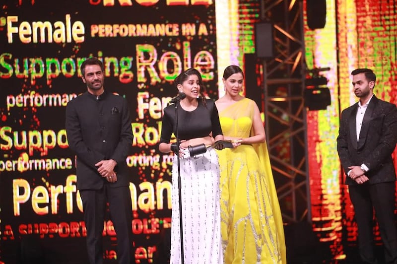 Sai Tamhankar with her award for Best Supporting Actress for her role in the film 'Mimi'.