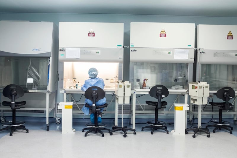 DUBAI, UNITED ARAB EMIRATES, OCTOBER 29, 2015. Amylyn Oihayon Hidung, a Medical Laboratory Technologist, in the processing lab at Dubai Cord Blood and Research Centre at Latifa Hospital. Photo: Reem Mohammed/ The National (Reporter: Shireen Al Nowais / Section: NA) *** Local Caption ***  RM_20151029_CORD_013.JPG