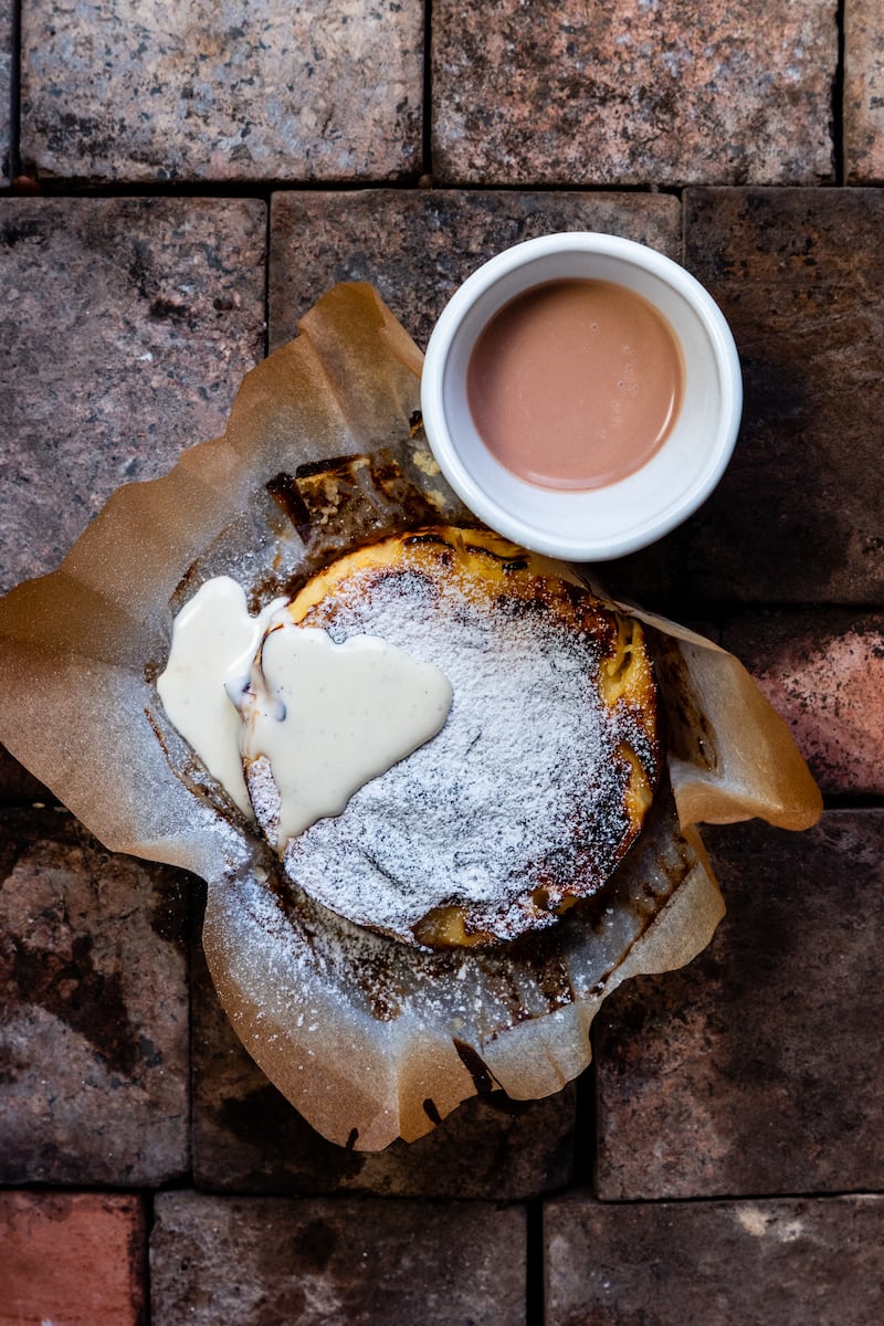 Burnt cheesecake with milk chocolate.