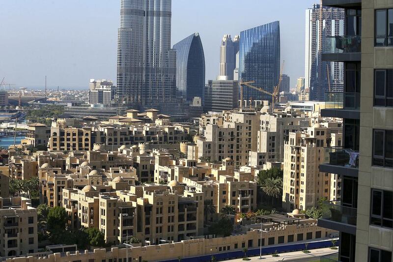 Downtown Dubai apartments: Q1 2015 no change. Q1 2014-Q1 2015 up 5%. Studio: Dh75-95,000. 1BR: Dh95-135,000. 2BR: Dh150-200,000. 3BR: Dh200-290,000. Sarah Dea / The National