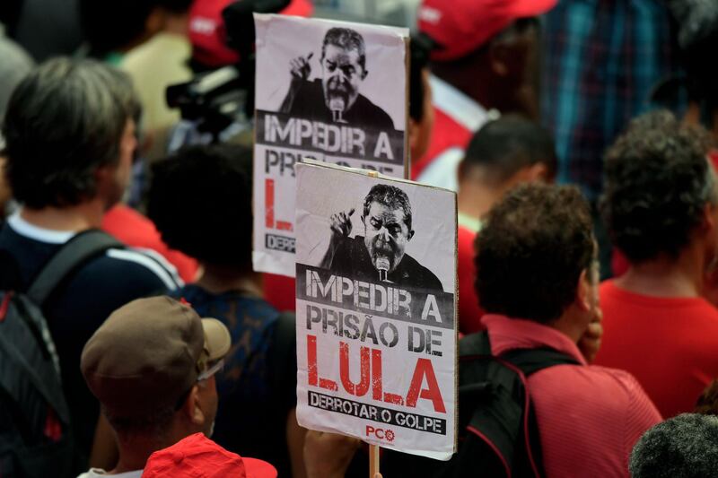Unionists and members of social movements demonstrate in support of former Brazilian president Luiz Inacio Lula da Silva in Sao Paulo, Brazil on January 24 2018.
A Brazilian appeals court Wednesday upheld ex-president Luiz Inacio Lula da Silva's conviction for corruption, effectively ending his hopes of relection this year. Two of the three judges in the appeals court in the southern city of Porto Alegre ruled that his original 9.5-year jail sentence be extended to more than 12 years.
 / AFP PHOTO / NELSON ALMEIDA