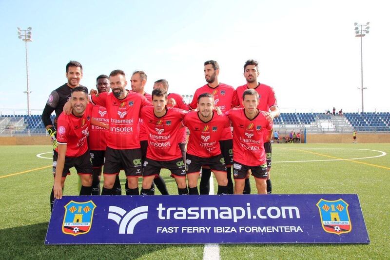 SD Formentera line up for their LaLiga 123 second division match against CF Hercules in Sant Francesc Xavier on the island of Formentera, October 22, 2017. Picture taken October 22, 2017. Formentera Press Department/Handout via Reuters  ATTENTION EDITORS -  THIS IMAGE HAS BEEN SUPPLIED BY A THIRD PARTY.