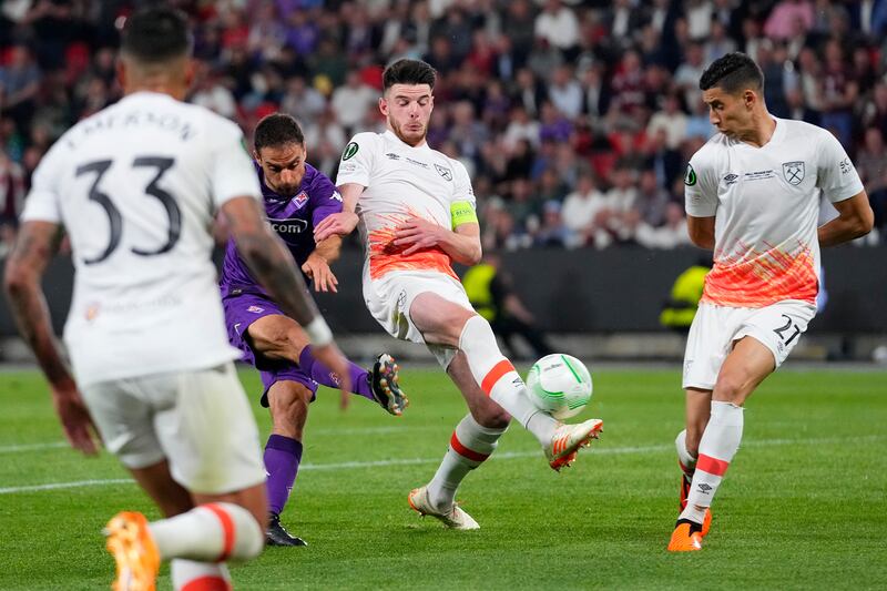 Fiorentina's Giacomo Bonaventura scores his side's equaliser against West Ham. AP 