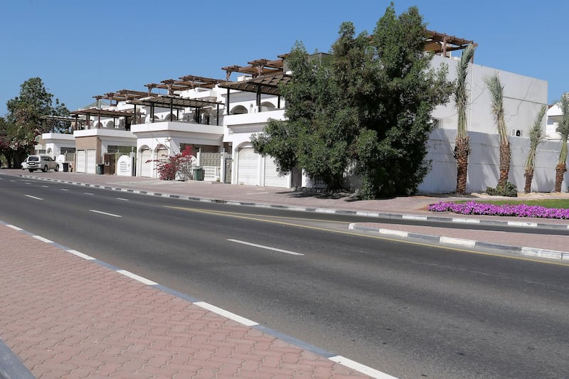 DUBAI, UNITED ARAB EMIRATES , Feb 08 – Villas in Umm Suqeim area in Dubai. (Pawan Singh / The National) For News/Stock/Online/Instagram. Story by Georgia 