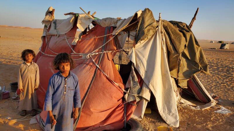 Displaced people from Yemen’s Marib live in make-shift temporary shelters made up of fabric and wooden rods. Photo: YARD