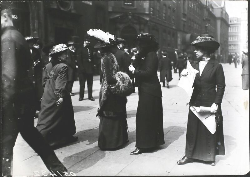 Suffragettes, including Princess Sophia Duleep Singh, outside Bow Street Magistrates' Court in London, 1913. Getty