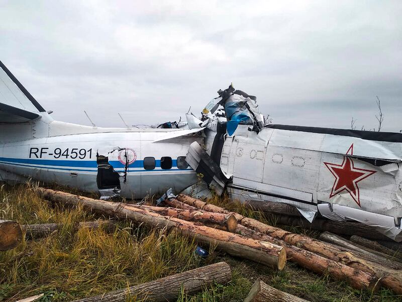 An L-410, a Czech-made twin-engine turboprop, which crashed near the town of Menzelinsk, about 960 kilometers east of Moscow. Photo: Ministry of Emergency Situations/AP
