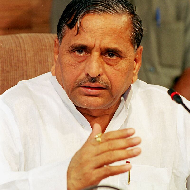 Yadav addresses a press conference in New Delhi in October 1997, after a five-day trip to Russia. AFP