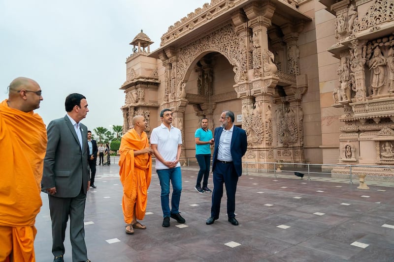 His Highness Sheikh Abdullah bin Zayed Al Nahyan, Minister of Foreign Affairs and International Cooperation, visited the temple of Akshardham in the Indian capital New Delhi as part of his official visit to the Republic of India. MOFAAIC / Wam