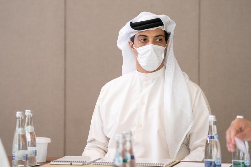 ABU DHABI, UNITED ARAB EMIRATES - July 21, 2020: HH Sheikh Mansour bin Zayed Al Nahyan, UAE Deputy Prime Minister and Minister of Presidential Affairst (C), meets with Board of Directors' of the Abu Dhabi Investment Authority (ADIA).

( Rashed Al Mansoori / Ministry of Presidential Affairs )
---