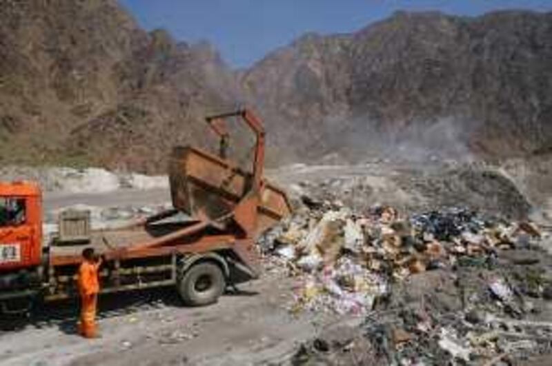 Dibba, 18th March 2010.  Dibba solid waste dump site area, at the foot of the rocky Hajar mountains.  (Jeffrey E Biteng / The National)  