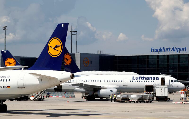 Planes of German air carrier Lufthansa AG are seen on the tarmac at Fraport airport in Frankfurt, Germany, June 7, 2016.    REUTERS/Kai Pfaffenbach  - D1AETISCOVAA