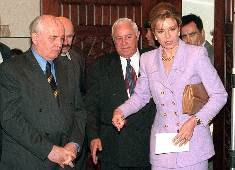 Jordan's Queen Noor greets Mr Gorbachev in Amman in 1998. Mr Gorbachev is in Jordan to give a lecture on the UN Leadership Programme. AFP