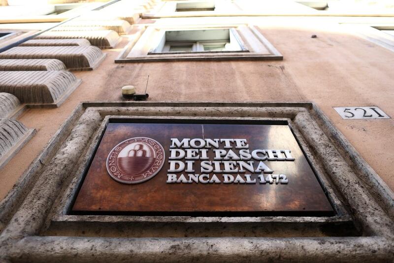 #36 – A group of global banks cobbled together a bailout plan for Italy’s Banca Monte dei Paschi di Siena, the world’s oldest bank. True or false: Monte dei Paschi was established in 1472 after influenza killed half the people in Siena. Chris Ratcliffe / Bloomberg