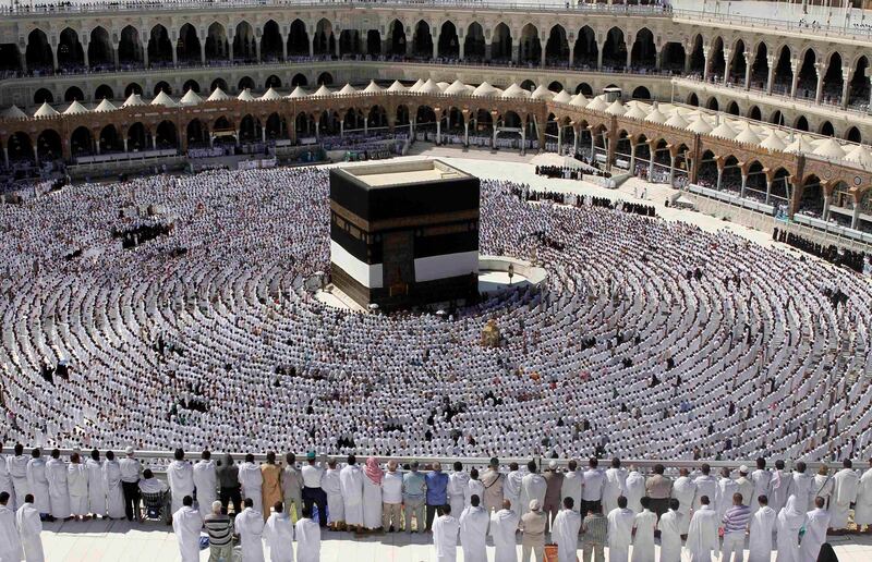 Muslim pilgrims attend Friday prayers at the Grand mosque in Mecca November 4, 2011. REUTERS/Hassan Ali  (SAUDI ARABIA - Tags: SOCIETY RELIGION) *** Local Caption ***  SAU04D_SAUDI-_1104_11.JPG