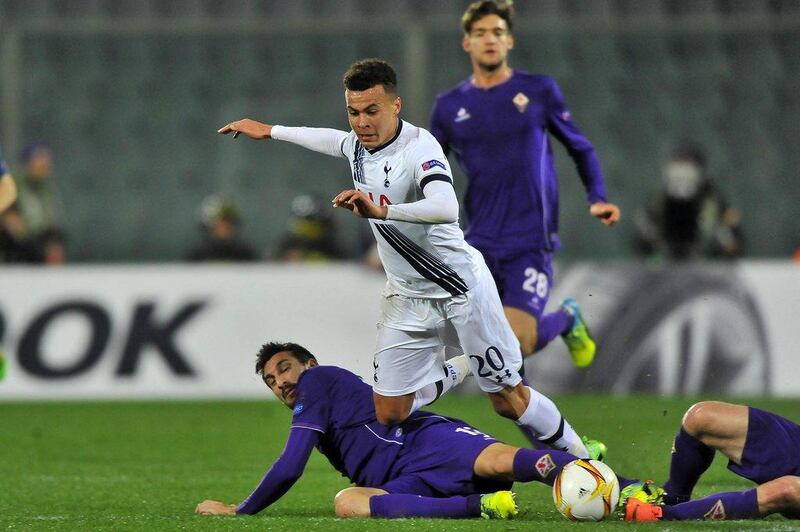 Tottenham midfielder Dele Alli (C) in action during the Uefa Europa League round of 32 first leg soccer match between ACF Fiorentina and Tottenham Hotspur FC at Stadio Artemio Franchi, Florence, Italy, 18 February 2016.  EPA/MAURIZIO DEGL’INNOCENTI