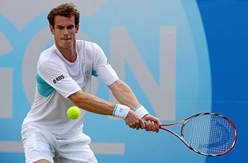 Andy Murray was in fine form at Queen's Club where he defeated the Spaniard Juan Carlos Ferrero 6-2 6-4.