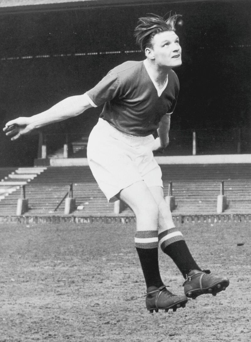 Manchester United centre half Mark Jones in training, 16th April 1957. Jones was one of the Busby Babes who died in the Munich air crash. (Photo by Hulton Archive/Getty Images)