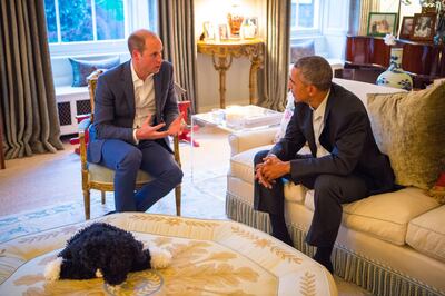 LONDON, ENGLAND - APRIL 22: Prince William, Duke of Cambridge speaks with US President Barack Obama in the Drawing Room of Apartment 1A Kensington Palace as they attend a dinner on April 22, 2016 in London, England.  The President and his wife are currently on a brief visit to the UK where they attended lunch with HM Queen Elizabeth II at Windsor Castle and later will have dinner with Prince William and his wife Catherine, Duchess of Cambridge at Kensington Palace. Mr Obama visited 10 Downing Street this afternoon and held a joint press conference with British Prime Minister David Cameron where he stated his case for the UK to remain inside the European Union. (Photo by Dominic Lipinski - WPA Pool/Getty Images)