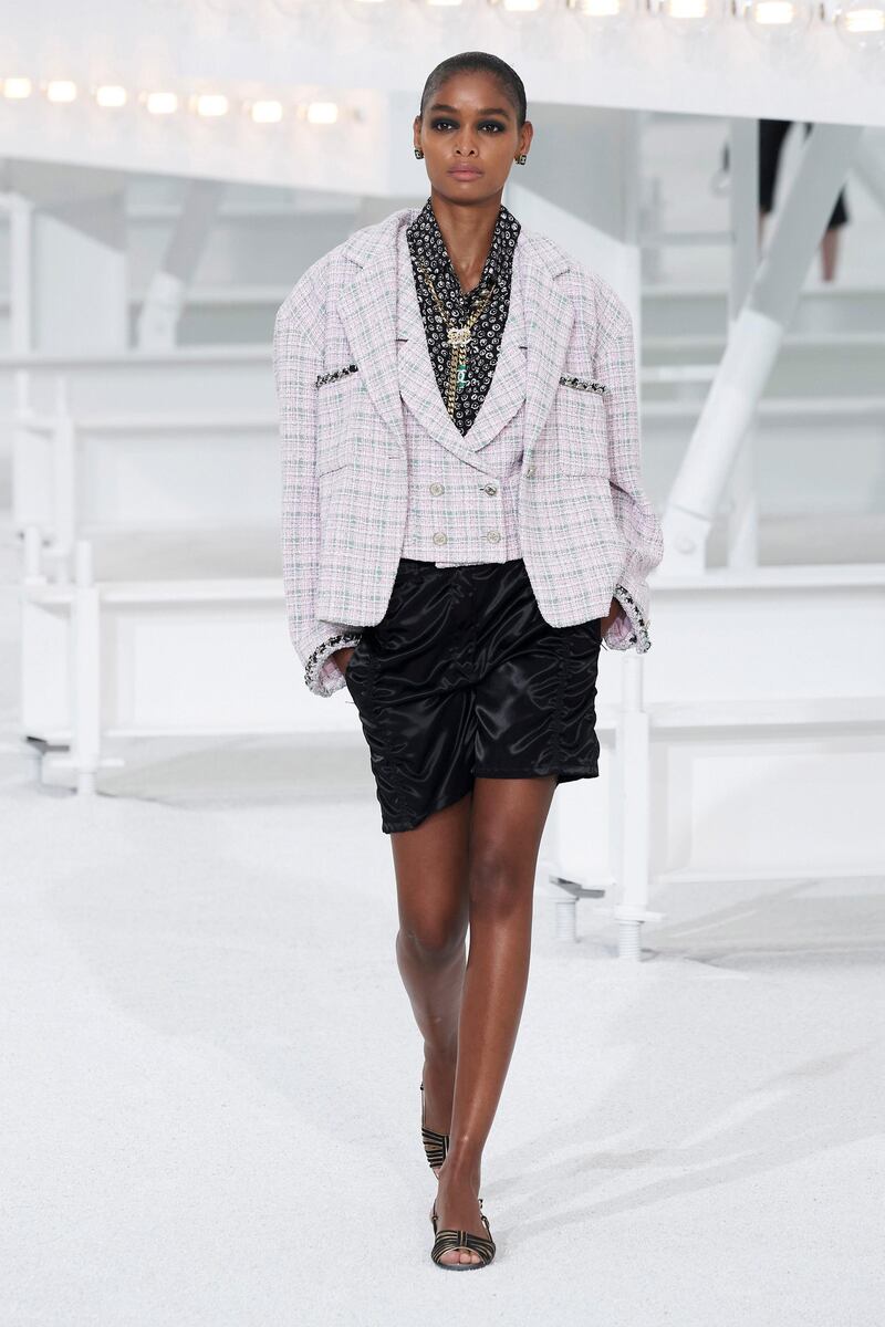 1980s-inspired shoulders at Chanel spring / summer 2021