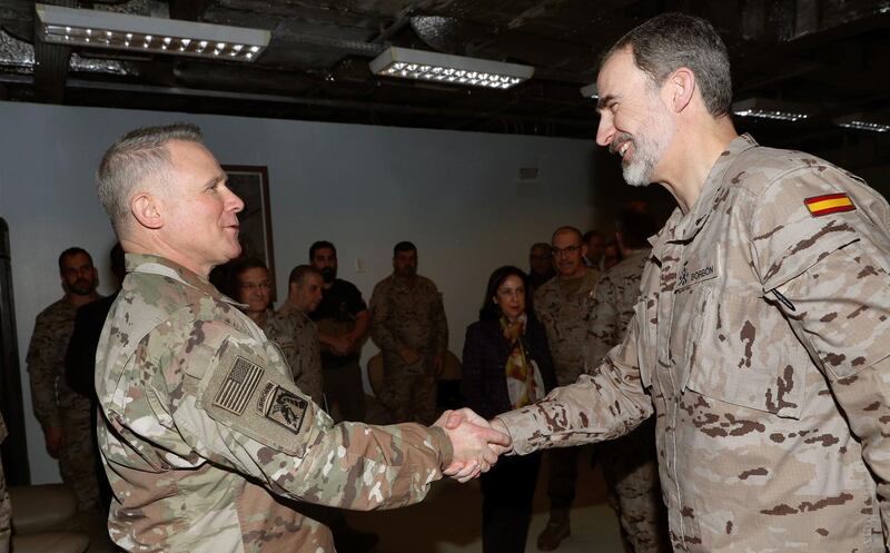 King Felipe greets Lieutenant General of the United States Army Paul Josef LaCamera in Baghdad. EPA