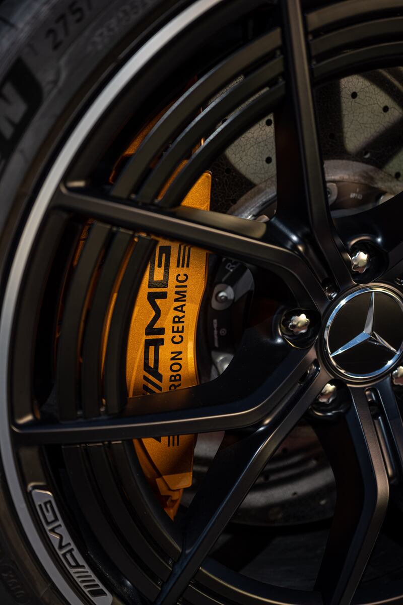 High-performance AMG wheels. 