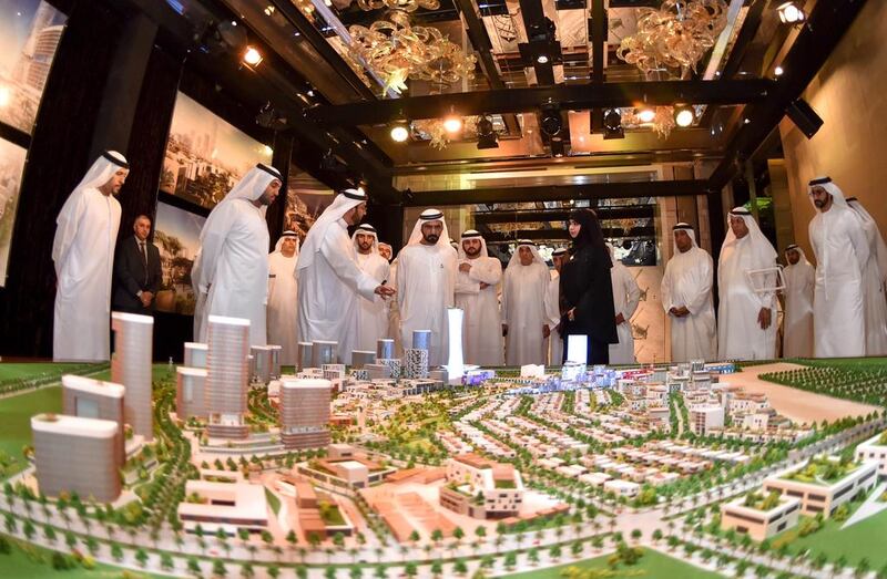 Accompanied by Sheikh Hamdan bin Mohammed and Sheikh Maktoum bin Mohammed, Sheikh Mohammed bin Rashid toured the hotel and its suites, halls and rooms, and viewed the world-class recreational, tourist and sports facilities.