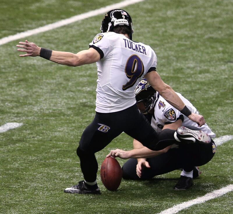 epa03567721 Baltimore Ravens kicker Justin Tucker kicks a field goal against the San Francisco 49ers during the fourth quarter of Super Bowl XLVII between the Baltimore Ravens and the San Francisco 49ers in New Orleans, Louisiana, USA, 03 February 2013. The Ravens defeated the 49ers 34-31.  EPA/DAN ANDERSON *** Local Caption ***  03567721.jpg