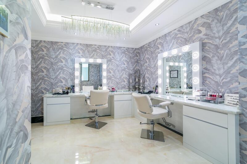 <p>Why go out to the salon when you have your own?&nbsp;Courtesy LuxuryProperty.com</p>
