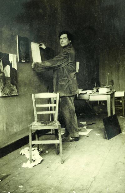 Amedeo Modigliani in his studio, photograph by Paul Guillaume (circa 1915). Courtesy Archives Alain Bouret