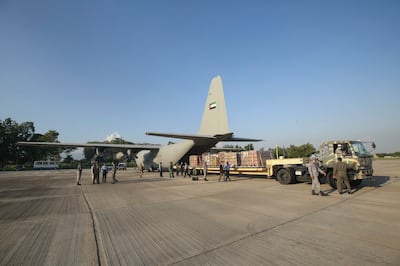 The Joint Operations Command of the Ministry of Defence is continuing its humanitarian operations in Pakistan, through the launch of the second airlift of humanitarian aid from the UAE. Photo: WAM