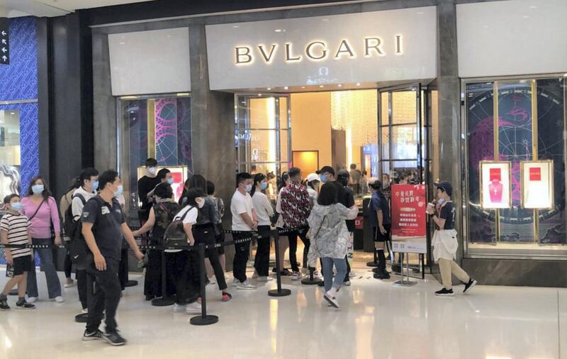 A queue outside a shop in Sanya. People from across China flocked to the city for Chinese New Year. The Moodie Davitt Report