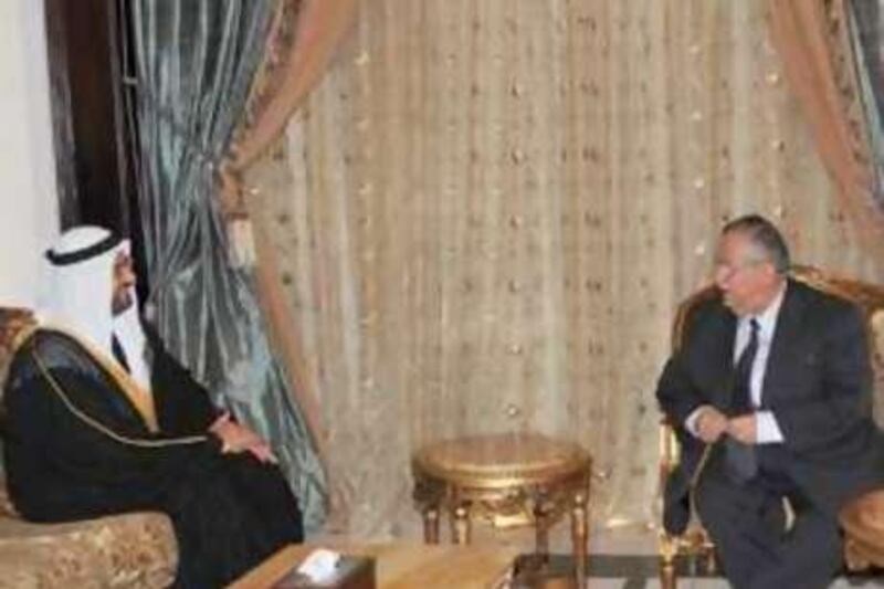 UAE Ambassador to Iraq, Sheik Abdullah al Shehi, left, meeting with Iraqi President Jalal Talabani in Iraq December 27, 2008.

Credit: WAM *** Local Caption ***  WAM16 28-12-08.jpg
