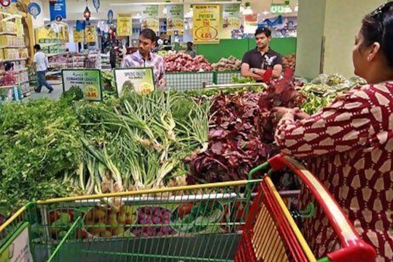 Retailers have been asked to fix the prices of 400 commodities until the end of the year to protect consumers from price rises.