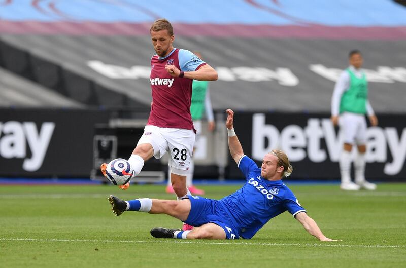 Tom Davies - 7: Amazed when one perfectly timed, crunching first-half tackle was harshly given as a foul but worked well alongside Allan and, like his teammate, never stopped chasing, harrying and tackling. Reuters