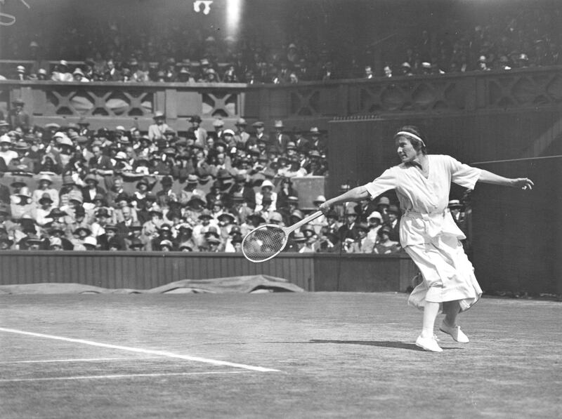 30th June 1924:  American-born tennis player Bunny Ryan (Elizabeth Ryan) in action against Suzanne Lenglen of France during a women's singles match at Wimbledon. As a women's doubles team Ryan and Lenglen won Wimbledon six times.  (Photo by Kirby/Topical Press Agency/Getty Images)